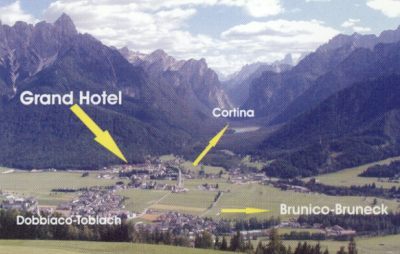 Toblach, Grand Hotel beim Bahnhof